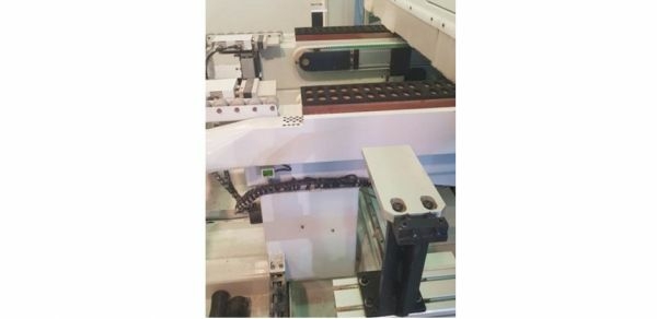 Форматно-обрезной обрабатывающий центр с ЧПУ Yuetong MJK6424C