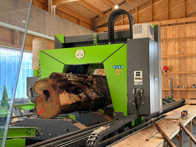 Широколенточная пилорама Mebor HTZ 1300 PLUS