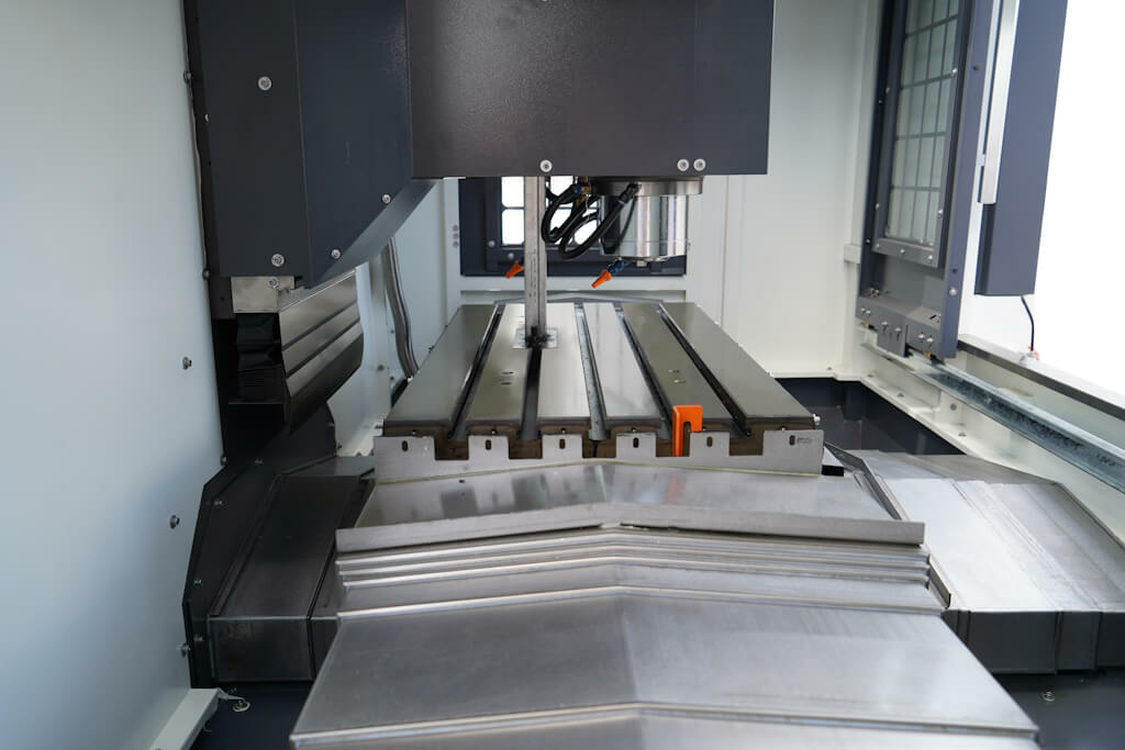 Вертикальный обрабатывающий центр MILLMASTER VMM-1160S с ЧПУ