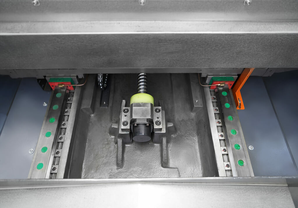 Вертикальный обрабатывающий центр MILLMASTER VMM-1160S с ЧПУ