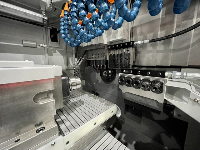 Автомат продольного точения TCM-32SII