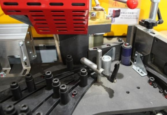 Автоматический кромкооблицовочный станок Nanxing NB8PСHGM-PC