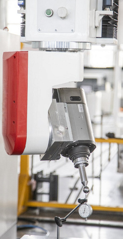 Пятиосевой обрабатывающий центр с ЧПУ QUADRO ONYX SM