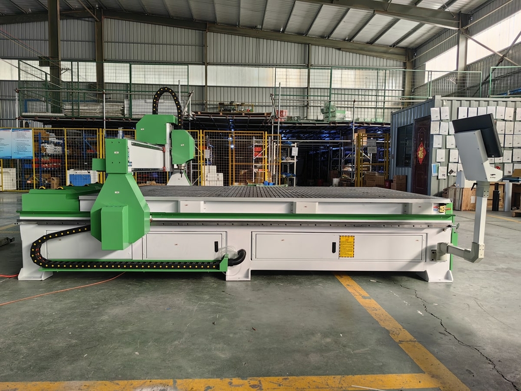 Фрезерно-гравировальный станок с чпу WoodTec CH-2030 NEST L