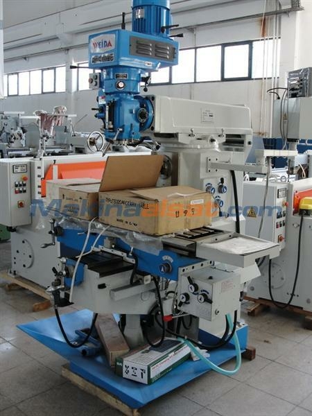 Универсальный фрезерный станок Weida X6332C