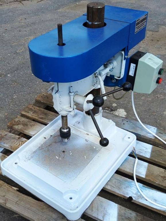 Настольно сверлильный станок 2М110 б/у