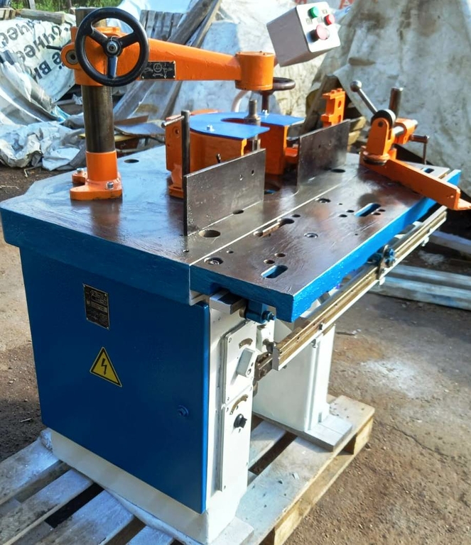 Фрезерный станок ФСШ-1А б/у 4 скорости вращения