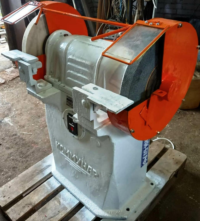 Точильно шлифовальный станок 3К634 б/у