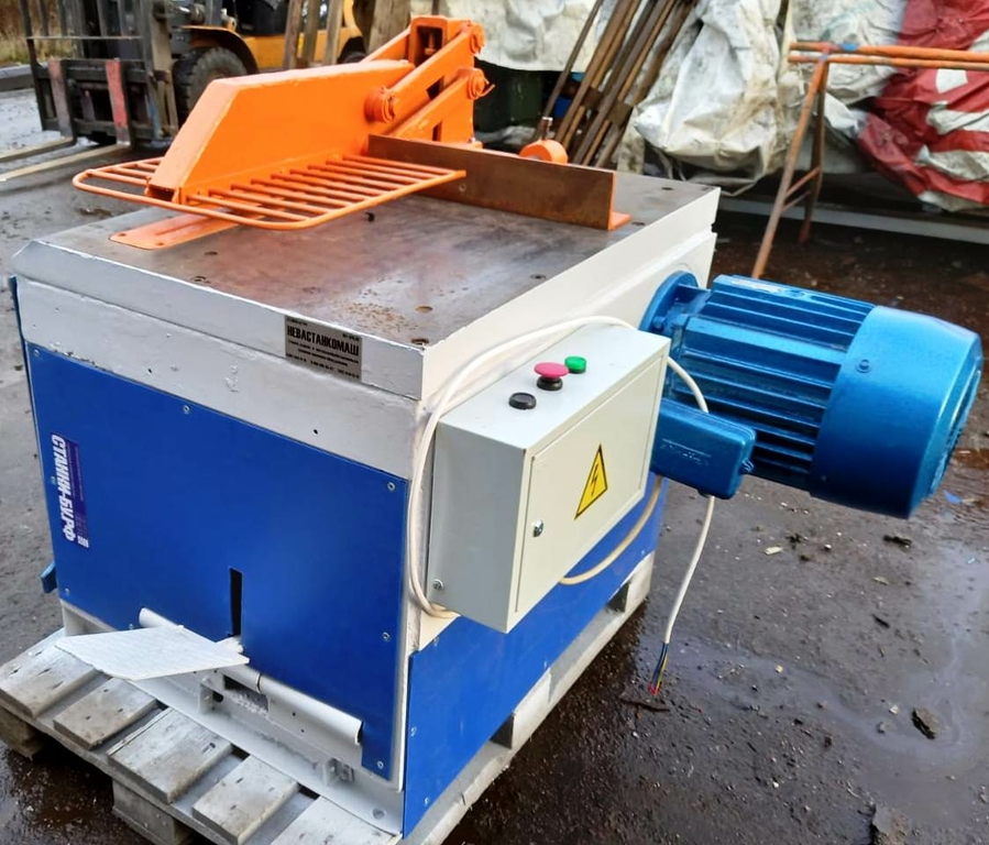 Торцовочный станок ЦКБ-40 б/у, мех. прижим заготовки