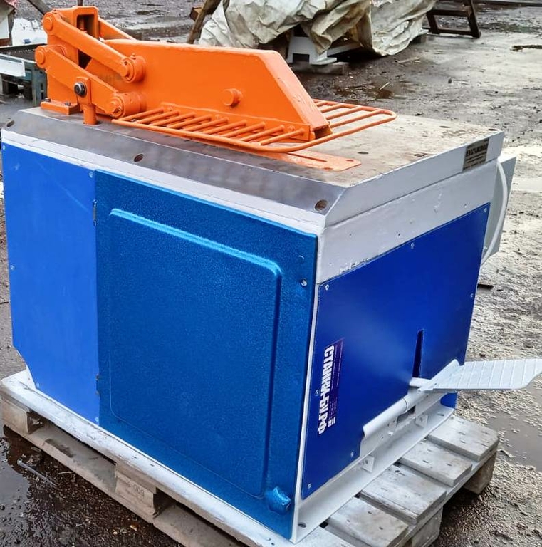 Торцовочный станок ЦКБ-40 б/у, мех. прижим заготовки