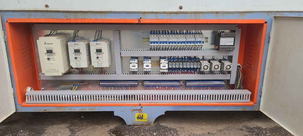 Кромкооблицовочный автоматический станок ITALMAC MIRA-6 б/у в ремонте