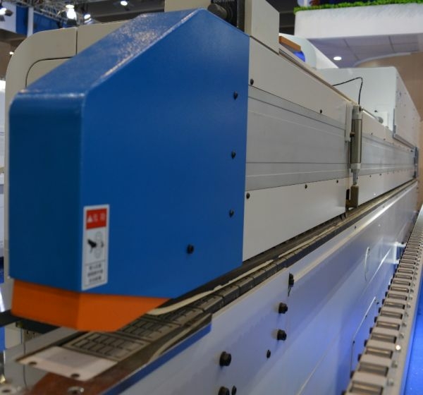 Автоматический кромкооблицовочный станок KDT KE-396JB