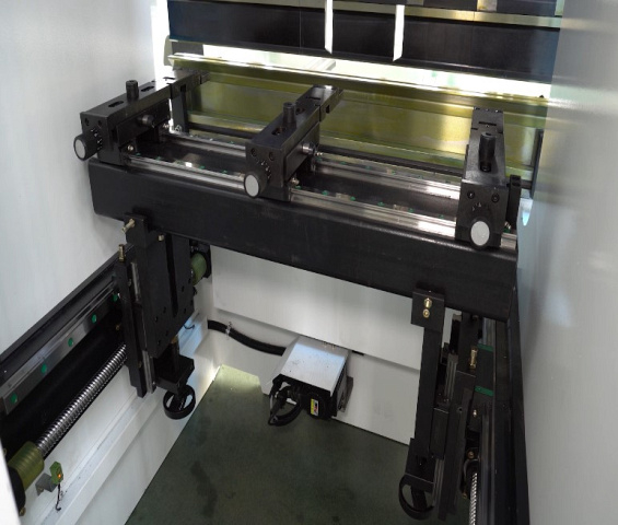 Гидравлические листогибочные прессы IRONMAC HPB-T 125/3200