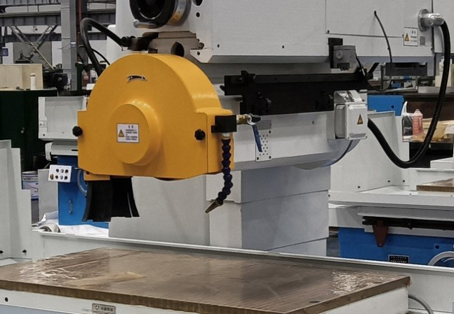 Плоскошлифовальный станок UNIVEQ USG 32100H