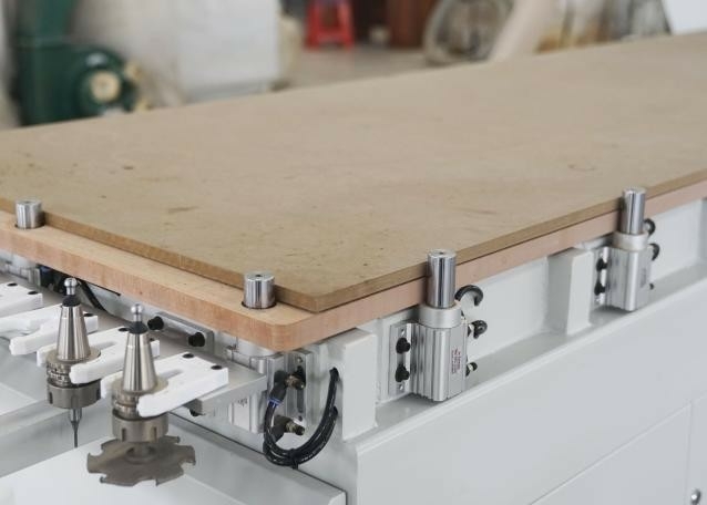 Универсальный обрабатывающий центр с ЧПУ HOLD HMG 4-300T