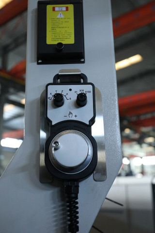 Портальный фрезерный центр KPM 1020