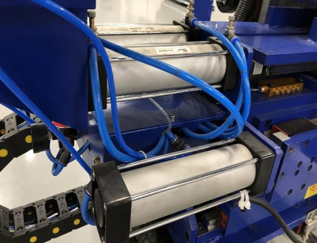 Токарный центр с ЧПУ с автозагрузкой заготовок Beaver 12D4 AUTO AT