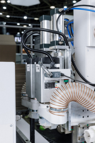 Торцевой сверлильно-присадочный центр с ЧПУ Beaver SWIFT HSD 4S