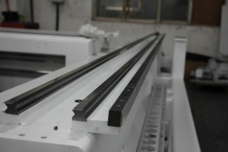 Автоматический сверлильно-присадочный станок с чпу WoodTec HBM 621L