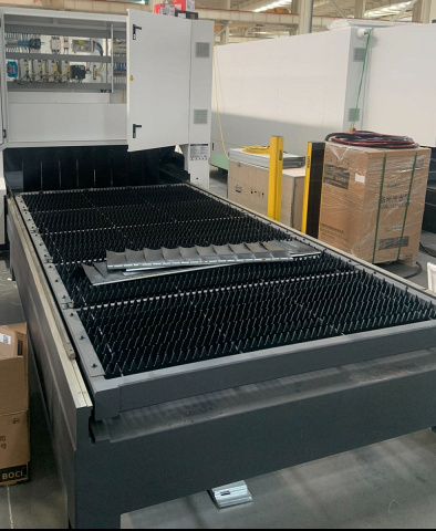 Оптоволоконная установка лазерного раскроя IRONMAC 6020E-EP 20000W