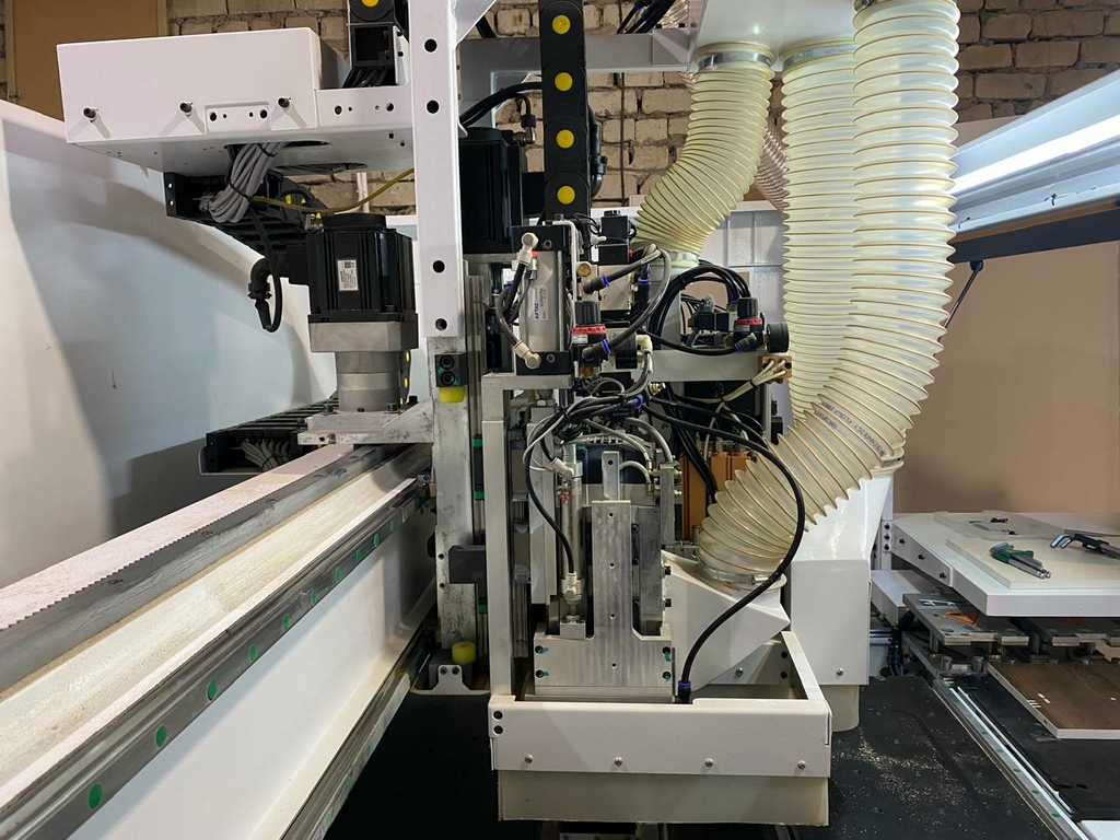 Сверлильно-присадочный станок с ЧПУ BJD P851DL