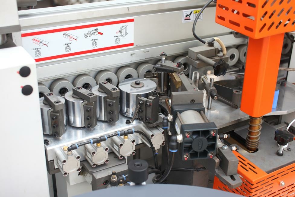 Двухсторонний кромкооблицовочный автоматический станок HOLD HD2621J