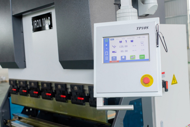 Гидравлические листогибочные прессы IRONMAC HPB-T 125/3200