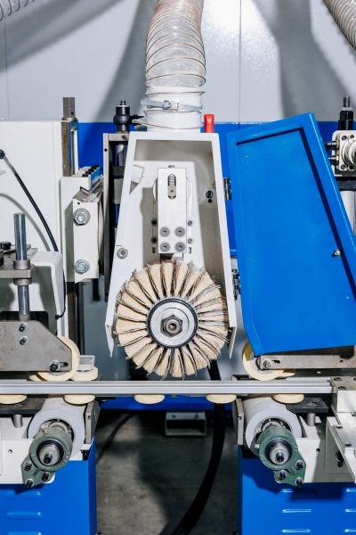 Автоматический шлифовальный станок для погонажных изделий KDT L-W6/W9/W12