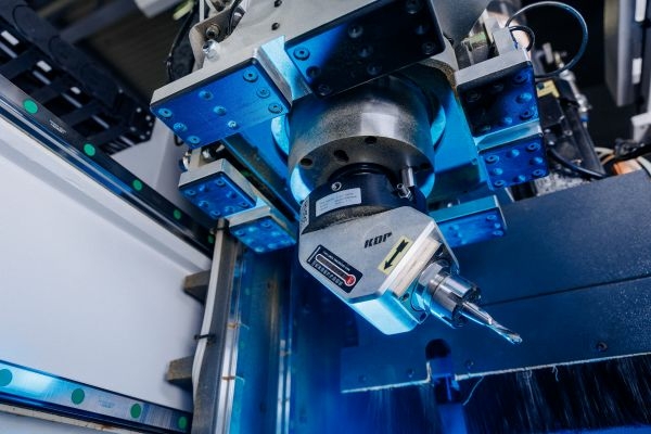 Сверлильно-присадочный центр с ЧПУ KDT KD-612G