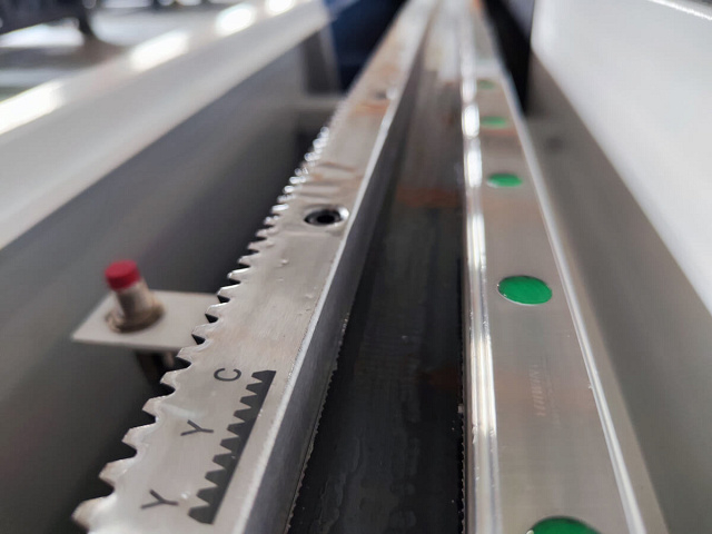 Оптоволоконная установка лазерного раскроя L3