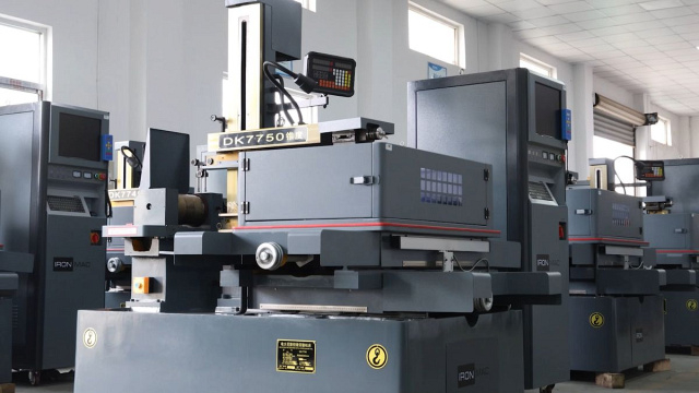Проволочно-вырезной электроэрозионный станок IRONMAC DK7763