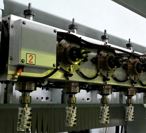 Пятиосевой многошпиндельный обрабатывающий центр FKC4-1200-PT