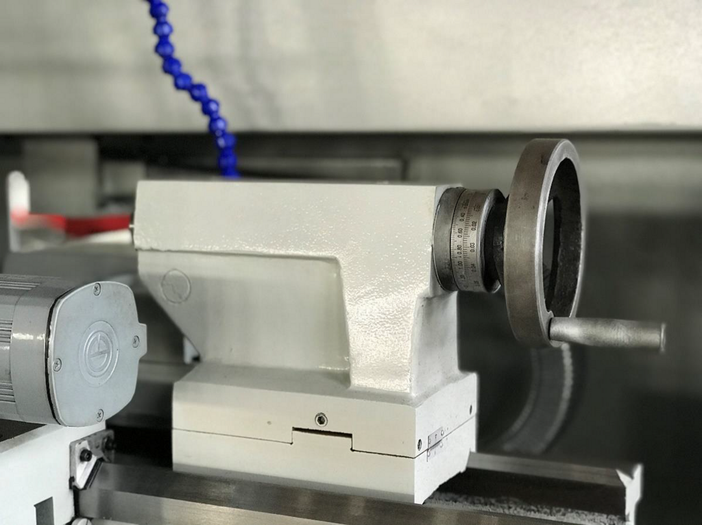 Токарный станок c ЧПУ с прямой станиной MetalTec NEXT 36x750 Pro