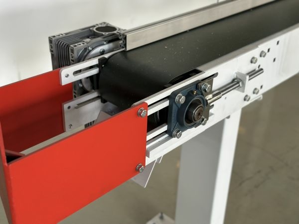 Автоматический торцовочный станок с функцией вырезки дефектов и оптимизации JANGJA AM8424 / EM8441