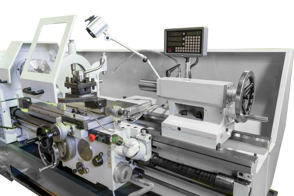 Универсальный токарно-винторезный станок Metal Master ZH 66300 DRO RFS