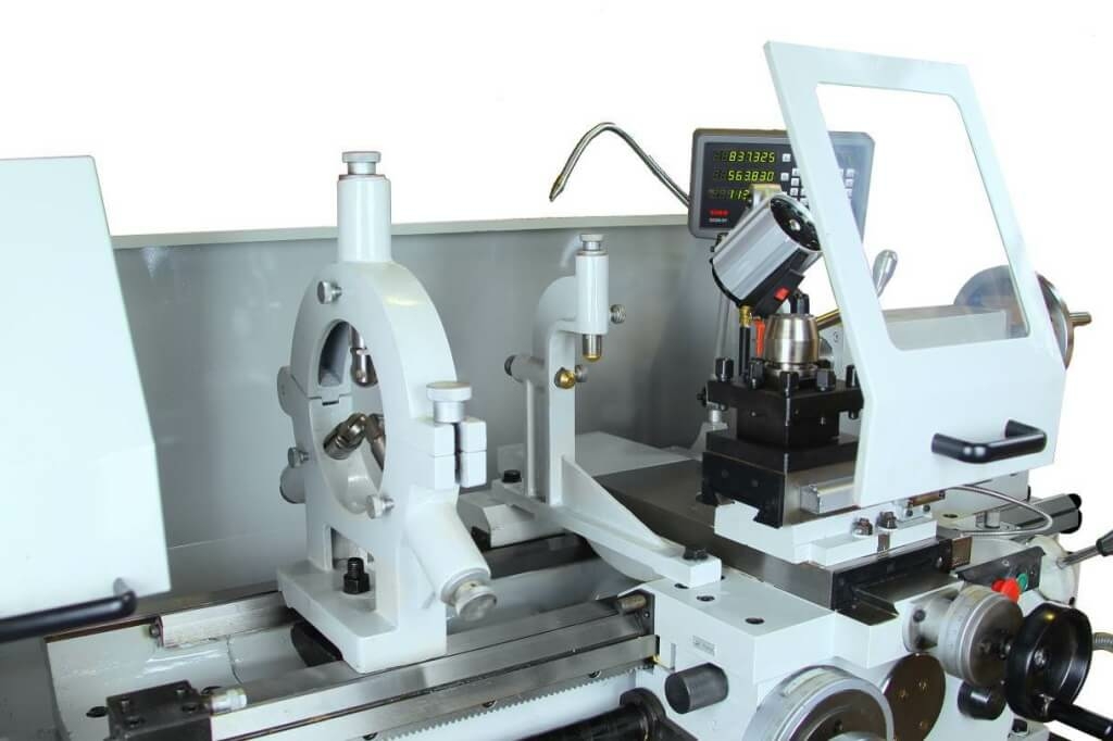 Универсальный токарно-винторезный станок Metal Master ZH 51150 DRO RFS