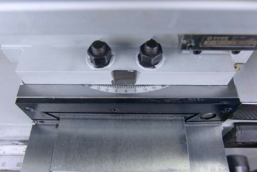 Универсальный токарно-винторезный станок Metal Master ZH 51100 DRO RFS