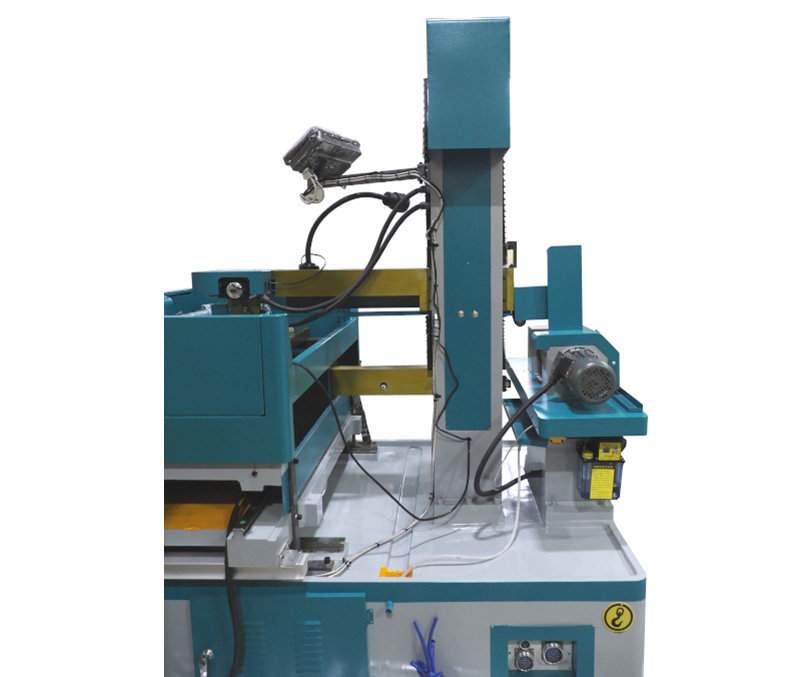 Электроэрозионный проволочно-вырезной станок DK7735-LK