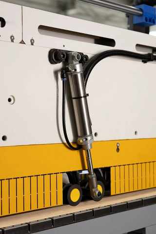 Двухсторонний кромкооблицовочный станок Nanxing NB7HS2P-PC