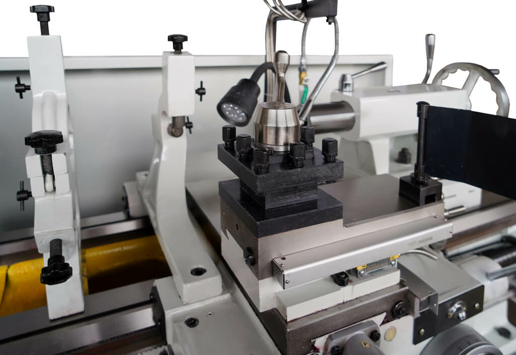 Токарно-винторезный станок Metal Master ZM 66150 DRO RFS