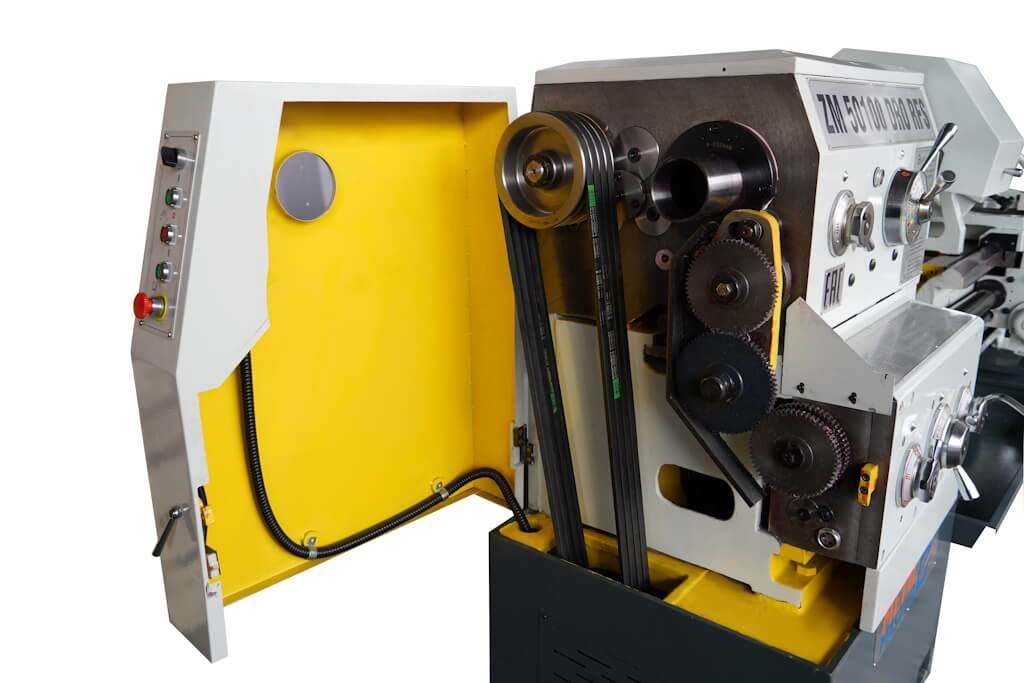 Токарно-винторезный станок Metal Master ZM 66300 DRO RFS