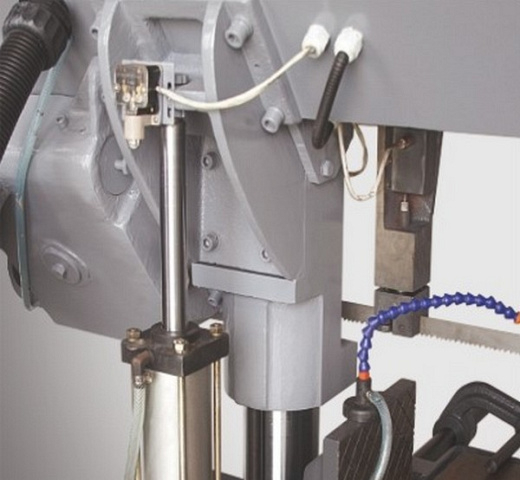 Полуавтоматический ленточнопильный станок IRONMAC CUT-500 CSA