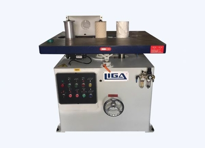 Односторонний шлифовальный станок проходного типа для криволинейных и прямолинейных брусковых деталей, мод. LIGA GB-800A