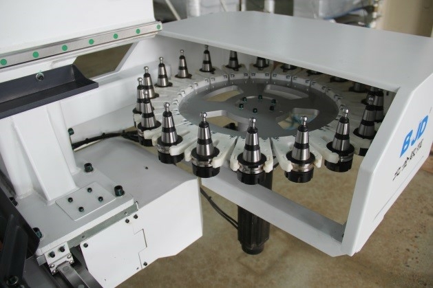 Обрабатывающий центр с ЧПУ BJD X232 2030 NESTING LINE