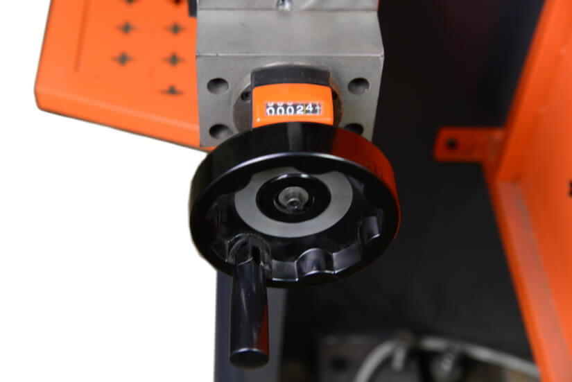 Вертикальный листогибочный пресс 
Metal Master серии HPJ 32125 с ЧПУ E-21