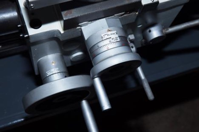 Все рукоятки оснащены четкими и удобными лимбами.