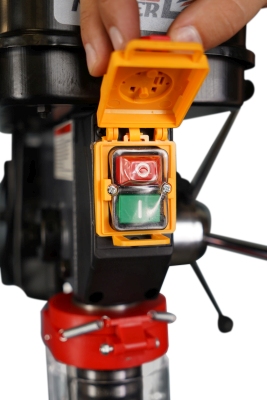 Вертикальный сверлильный станок METAL MASTER M16D