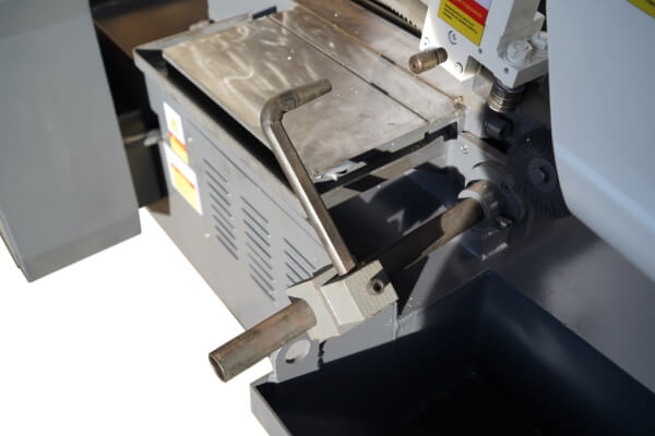 Полуавтоматический ленточнопильный станок METAL MASTER BSM-400 SAF