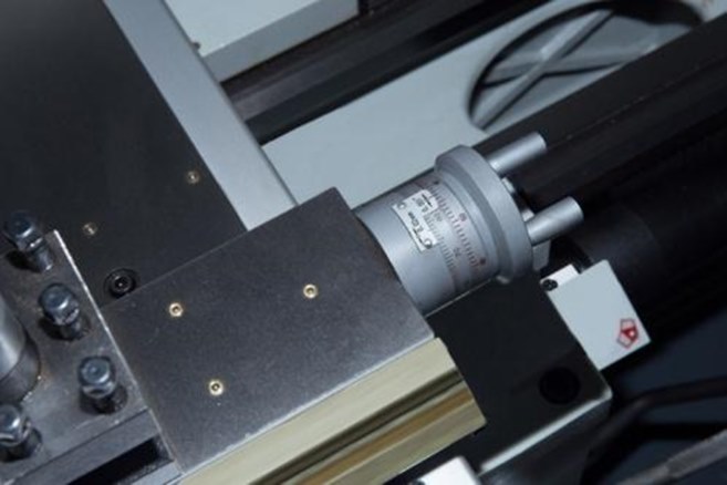 Все подвижные части станка оснащены тавотницами.